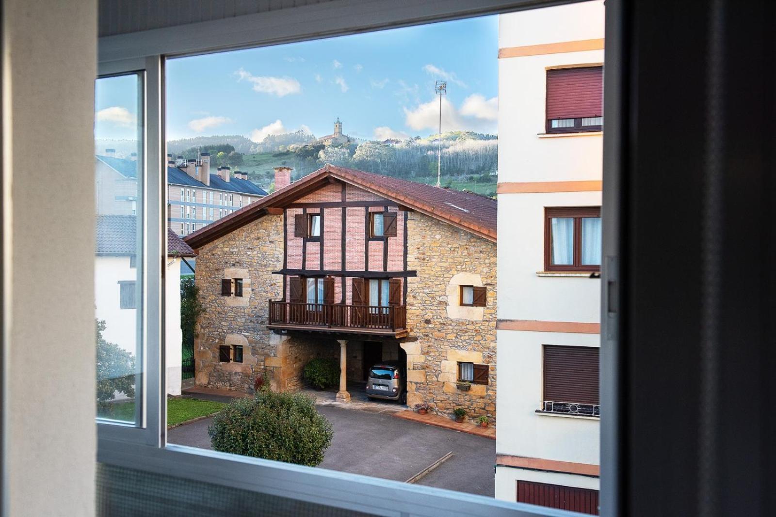 Monzubi Etxi Apartment Gernika
